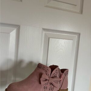 Pink toddler boots